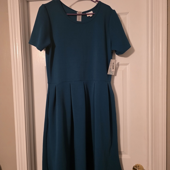 LuLaRoe Dresses & Skirts - LuLaRoe Amelia Dress NWT 2X